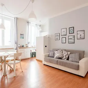 Mazzini 12, Elegant With Free Private Garage 800 M, Air Conditioning, Wi-fi, Just 100 M From The Public Apartment Rapallo